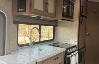 2021 Thor Motor Coach Ford E-350