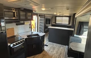 Forest River Cherokee ** Big living area(OKFL2163)