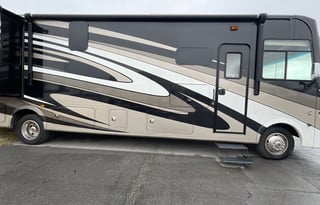 2016 Coachman Mirada Class A 35LS