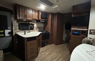 Jayco white hawk model 20MBR      23foot. 2015 yr