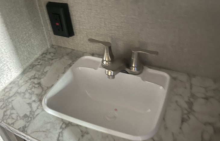 Bathroom sink