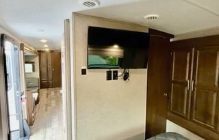 T4 - 2020 RockWood Ultralite 2910SB** Sleeps 10!!