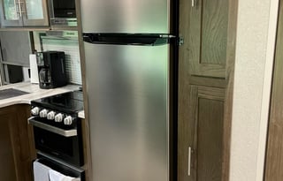 Pet Friendly and Kid Approved Spacious Camper