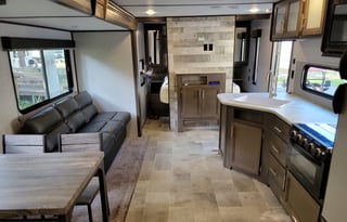 CAMPER YOU PICK UP OR WE DELIVER TO YOUR LOCATION