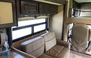 2018 Thor Motor Coach Hurricane 29M