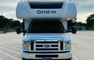 2023 Thor Family Weekender