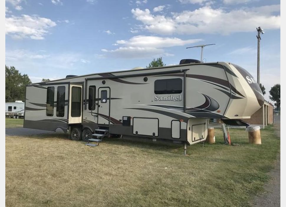 Fifth Wheel rentals in Rock Springs