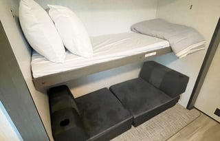 2022 Cruiser MPG Ultra Light King Bed Private Bunk