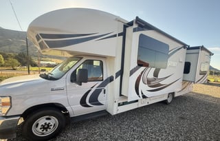 Easy-to-Drive Family RV | Entegra Odyssey 27U