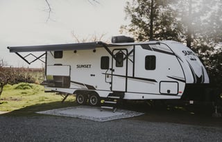 FULLY LOADED Spacious Bunkhouse