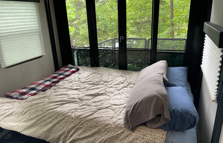 Rear room setup as a second master with a view.