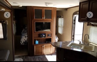 Pet & Family-Friendly 2015 Keystone Hideout 280LHS
