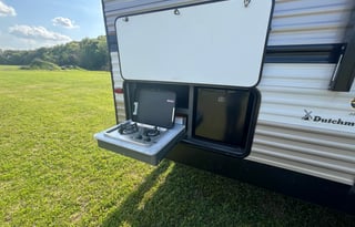Sparkling Clean & Fully Stocked Travel Trailer