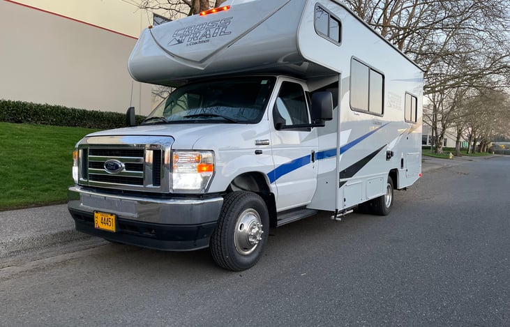 2021 clean, modern, C-Class rv easier to park | RVshare