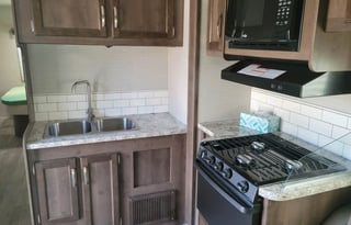 The Bunkhouse Motorhome | Sleeps 8