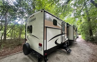 3 SLIDE SPACIOUS AND COMFY DISCOUNT M2M AVAILABLE