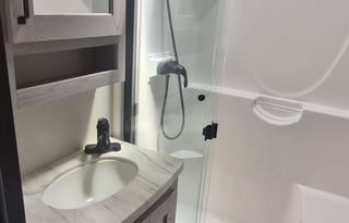 Hannah Montana Sleeps 8, Loft 2 entry doors