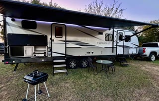 Easy Come, Easy Go RV | 2 Miles From F1 & COTA