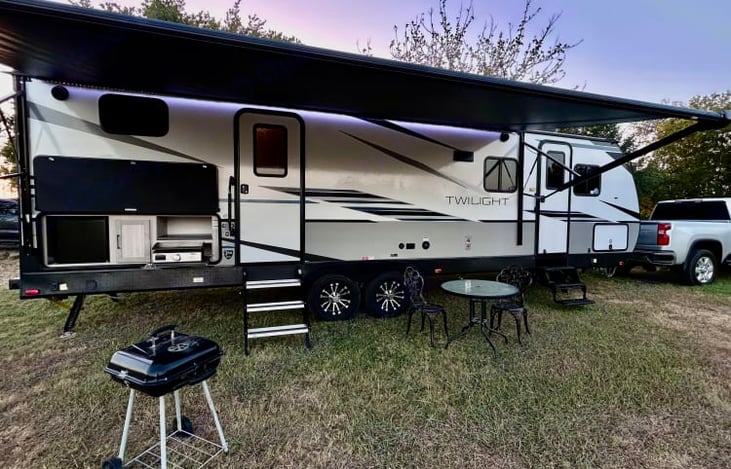 Front View - Extra amenities