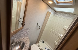 Thor Motor Coach Chateau Sprinter- low miles 18k