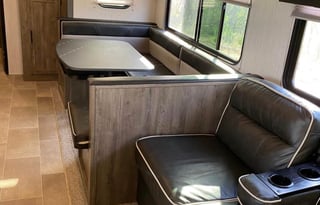 2020 Palomino Puma XLE Lite 30DBSC