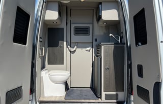 Luxury Mercedes Sprinter Cruiser Van Seats 8