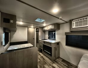 Coleman Camping Trailer LT 17R