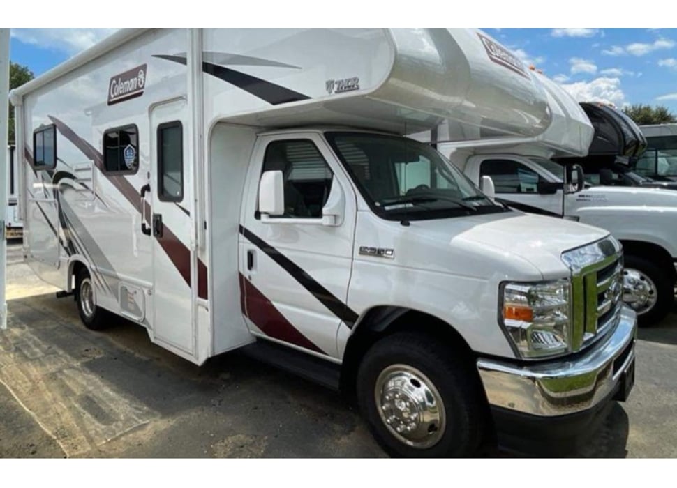 Class C Motor Home rentals in Fort Lee
