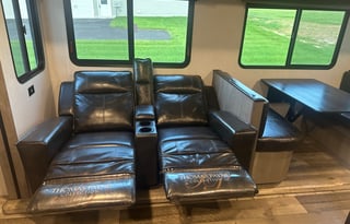 Jamie and Steve's RV Rental