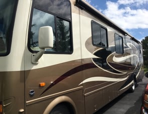 Newmar Canyon Star 3953