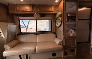 Park Anywhere! Maneuverable B+ Motorhome