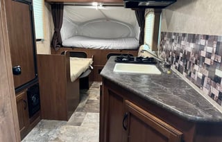 2016 Jayco Jay Feather Hybrid, Sleeps 5-6