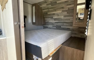 2021 Zinger Lite ZR270BH Travel Trailer RV Rental