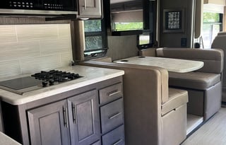 2021 Thor Motor Coach Challenger 37DS