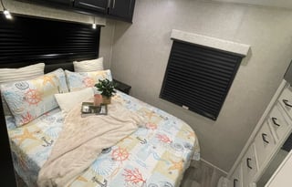 2023 Entrega Odessy with Bunks and Wifi - June Sky