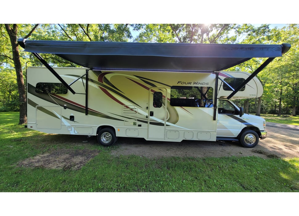 Class C Motor Home rentals in SAUK CITY