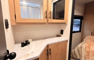 Ultra Light Camper 2026 | King Bed | Dog Friendly