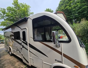 Thor Motor Coach Axis 25.6