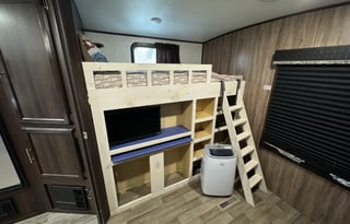 31 foot bunkhouse with remote office