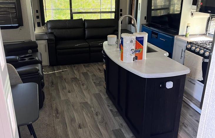 Kitchen area and living space