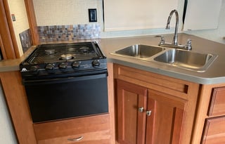 2018 Winnebago Vista 27PE