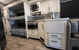 Go and Do RV Rentals- 2021 Entegra Odyssey 31F