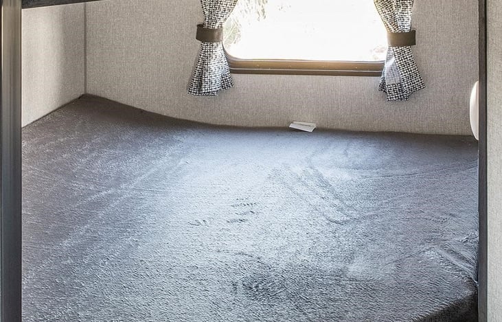 Nice sleeper hold up to 500 lbs