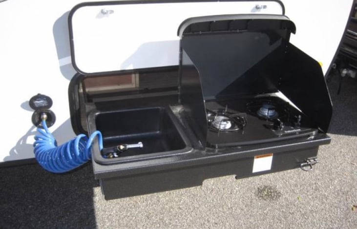 Nice grill and table combo