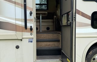 Mountain View Escape 2016 Thor ACE Coach +  Bikes