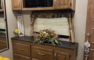 2018 Keystone RV Laredo - so much room!!!