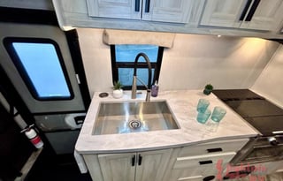 Forest River Sunseeker LE Model 2850SLE Motorhome