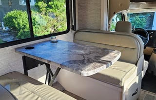 2022 Thor Motor Coach Chateau 31EV