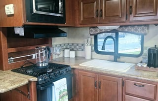 2011 Thor Motor Coach - Hurricane 32D