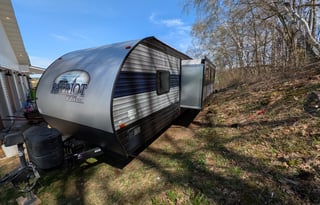 2021 Forest River 28DT – Sleeps 9!